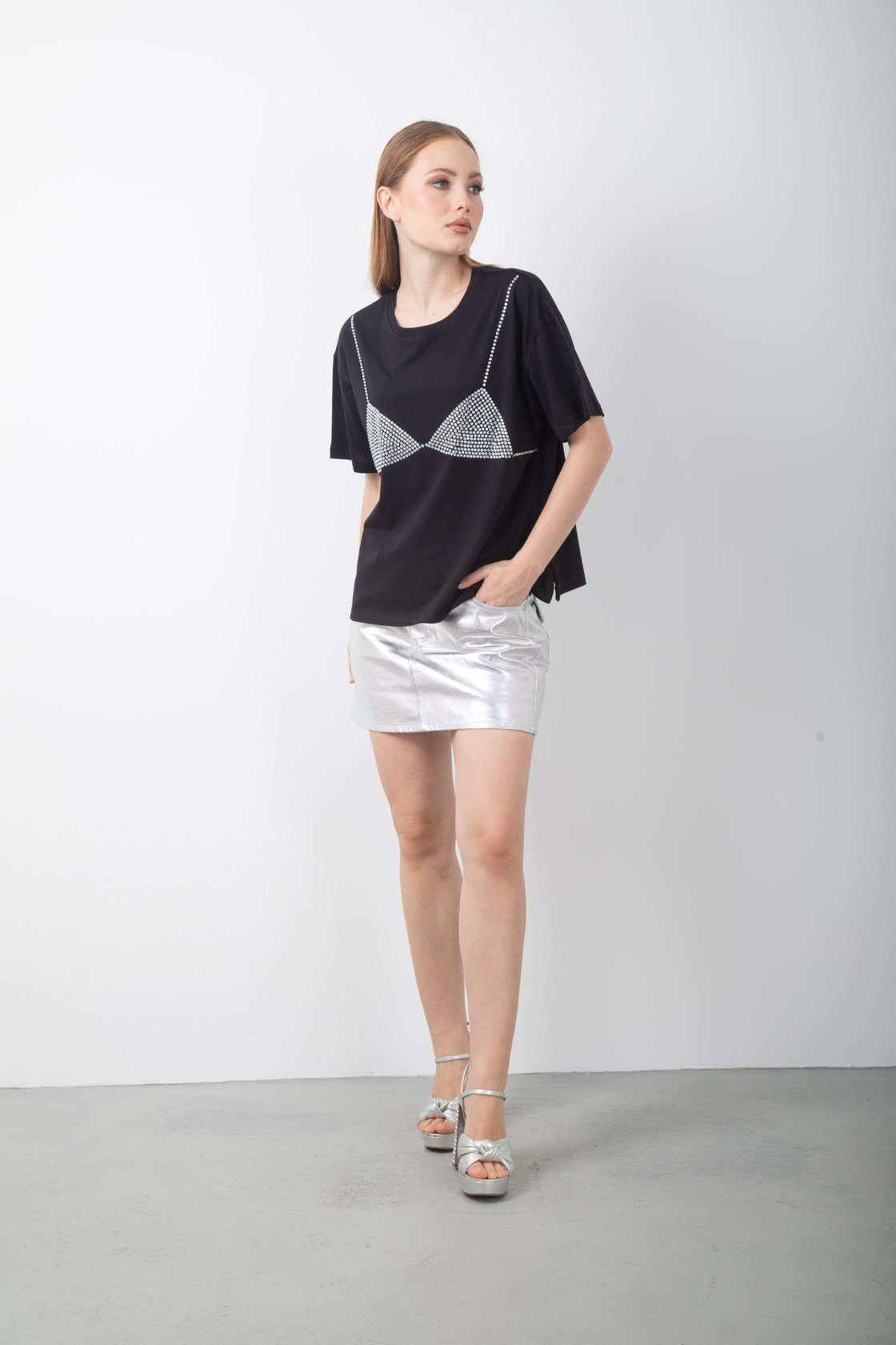 Parlak Taş Detaylı Pul Payet Oversize Tişört