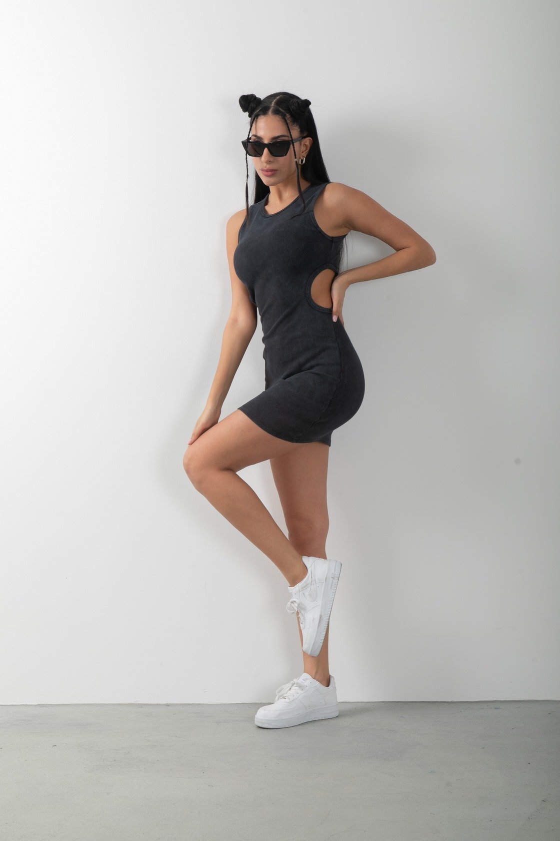 Bel Dekolteli Mini Kolsuz Elbise