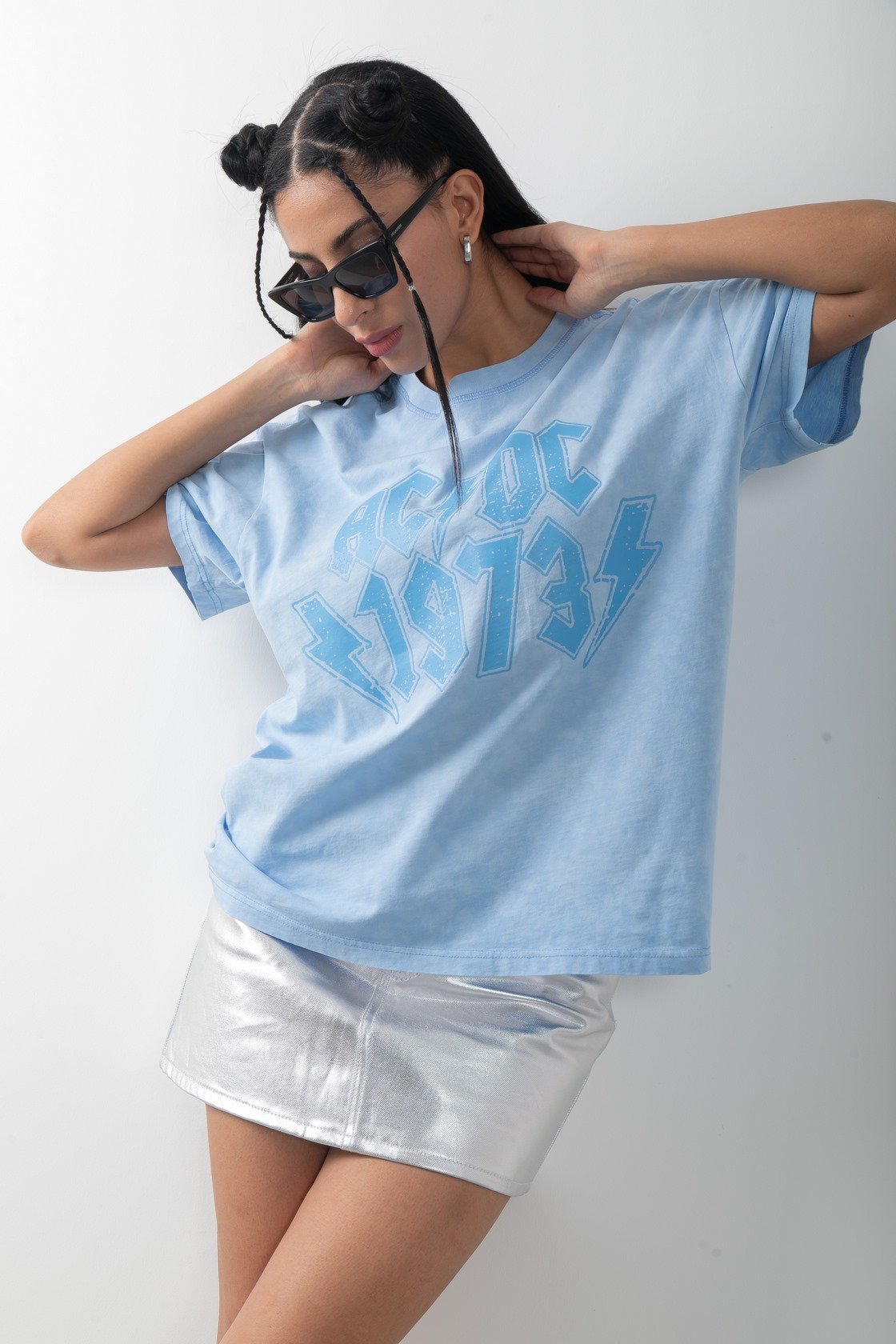 Mavi Yıkamalı Oversize Baskılı Tişört