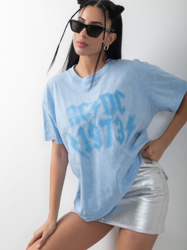 Mavi Yıkamalı Oversize Baskılı Tişört