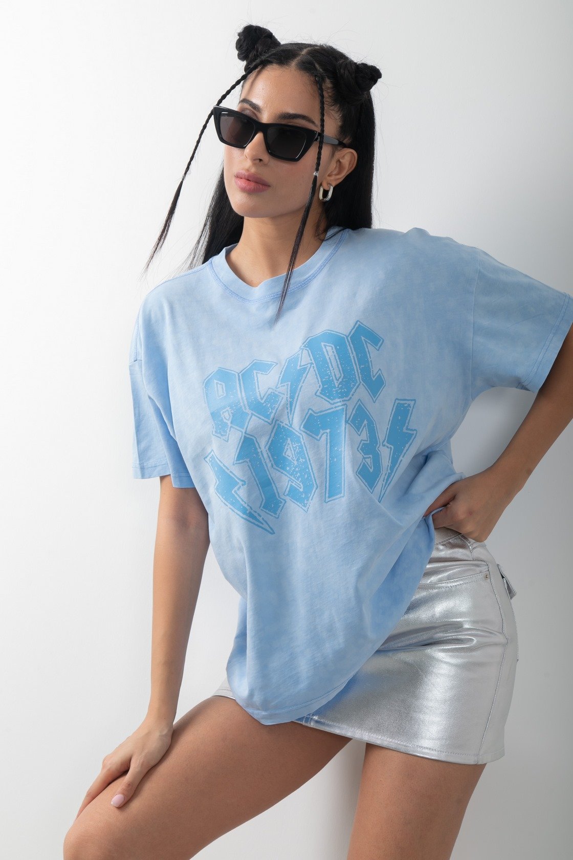 Mavi Yıkamalı Oversize Baskılı Tişört