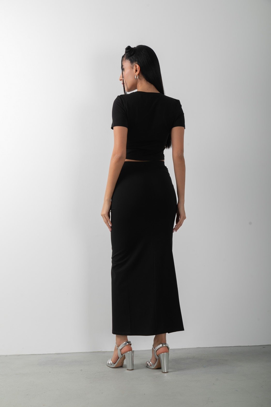 Taş Detaylı Uzun Yırtmaçlı Etek Crop Takım