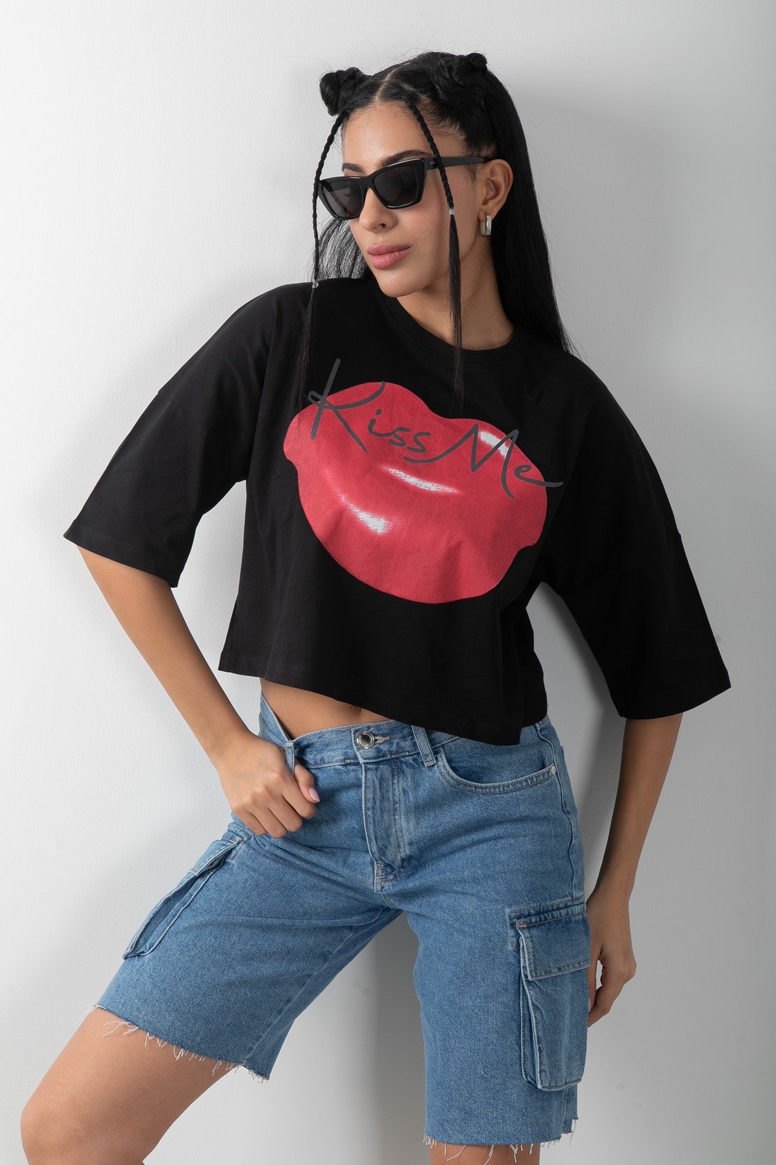 Kiss Me Baskılı Crop Tişört