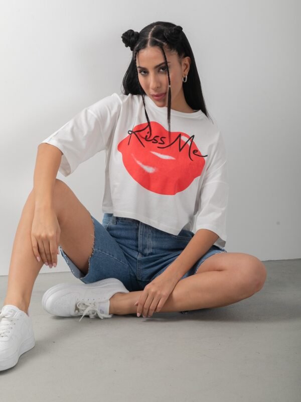 Kiss Me Baskılı Crop Tişört