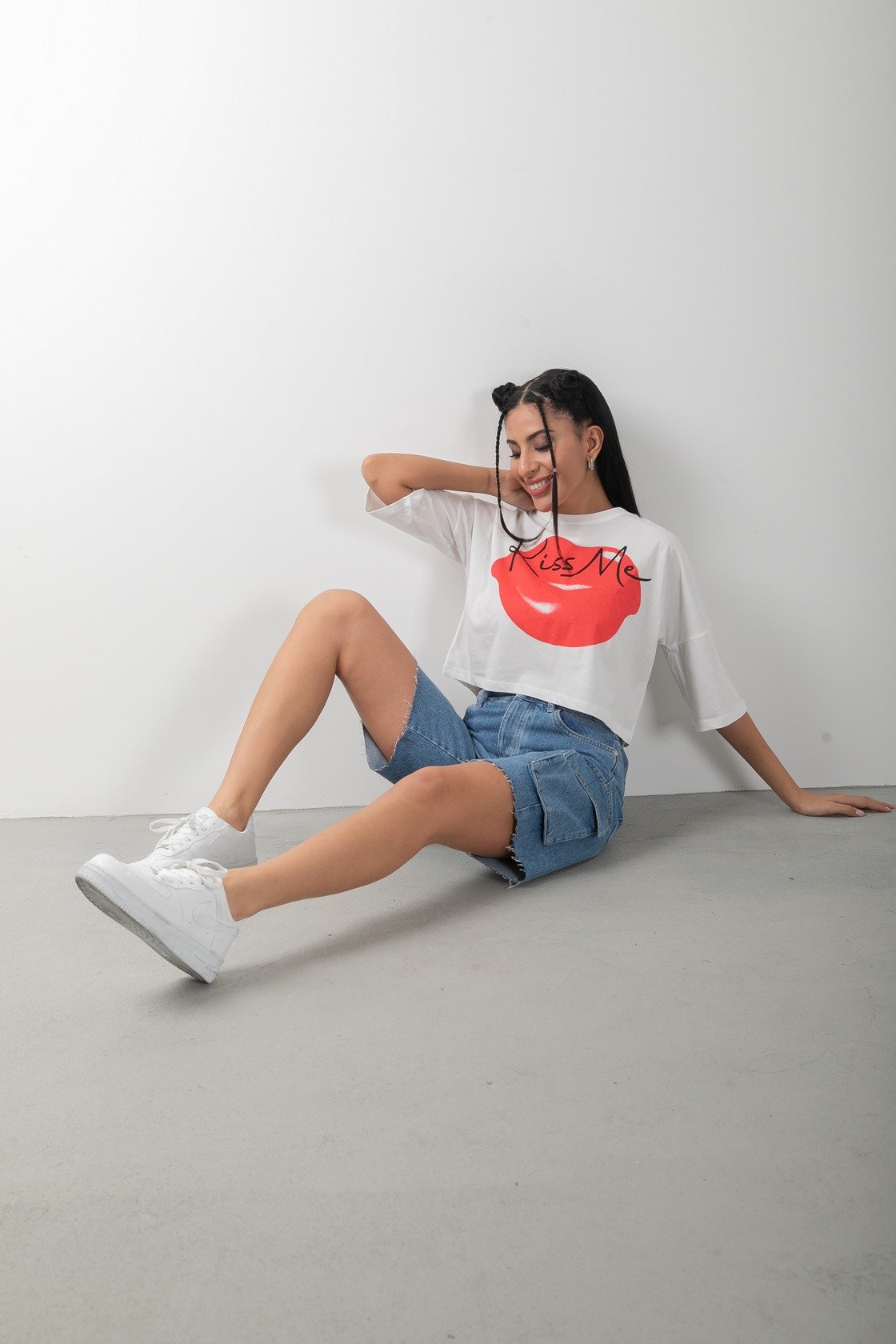 Kiss Me Baskılı Crop Tişört