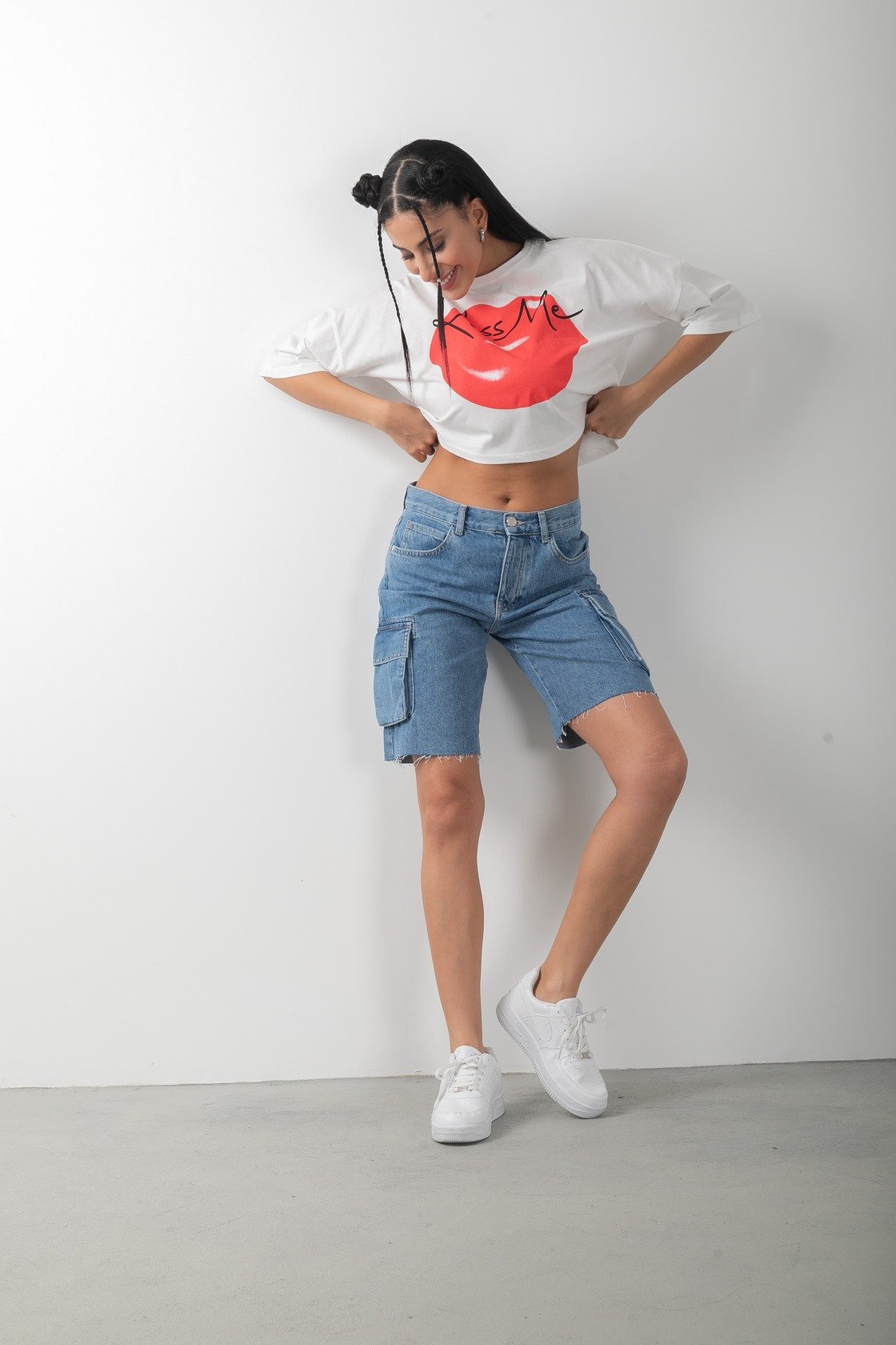 Kiss Me Baskılı Crop Tişört