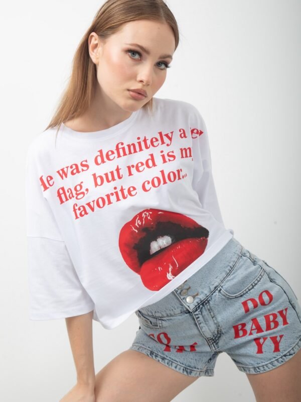 Dudak Baskılı Oversize Crop Beyaz Tişört