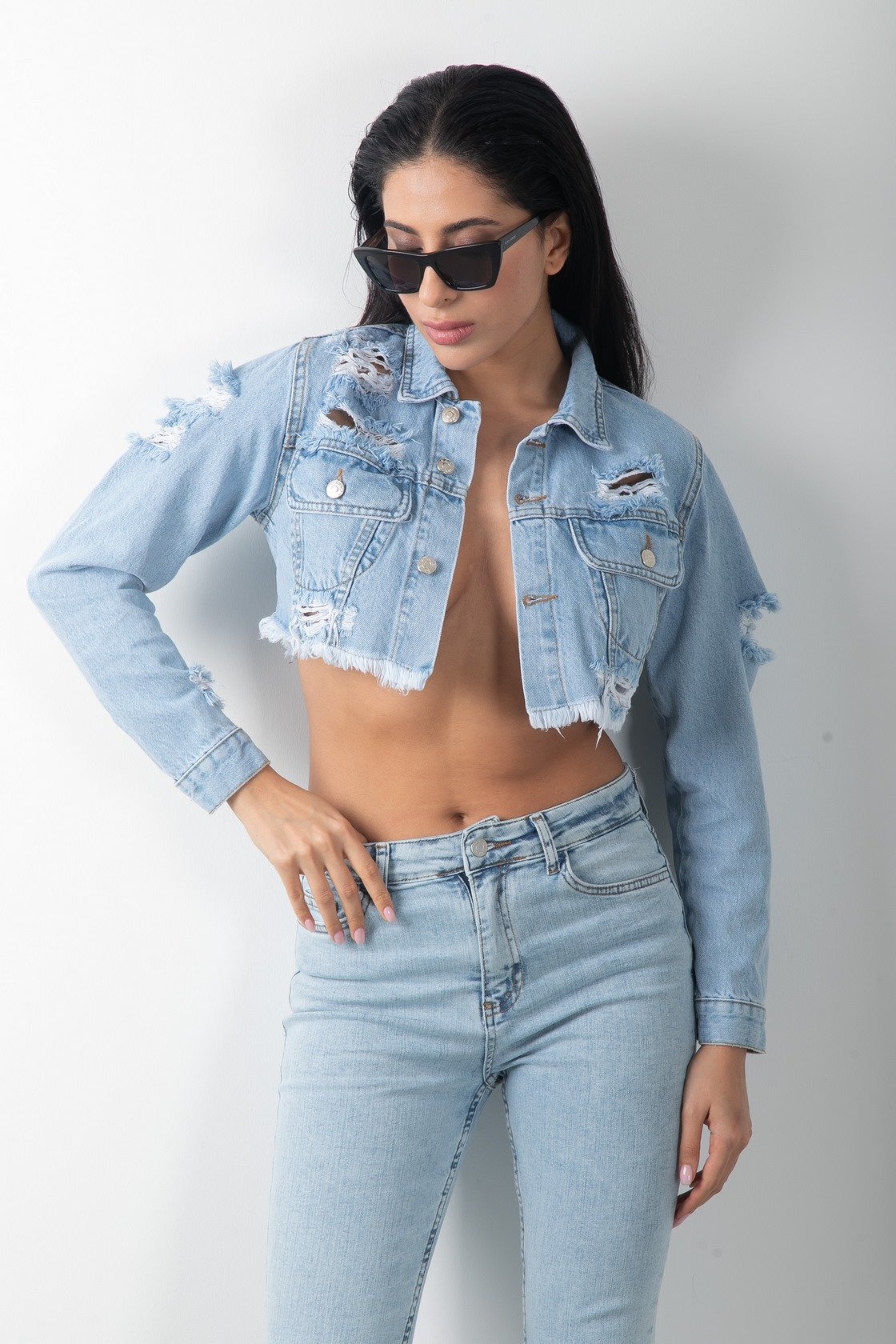 Yıkamalı Crop Yırtıklı Kısa Kot Ceket