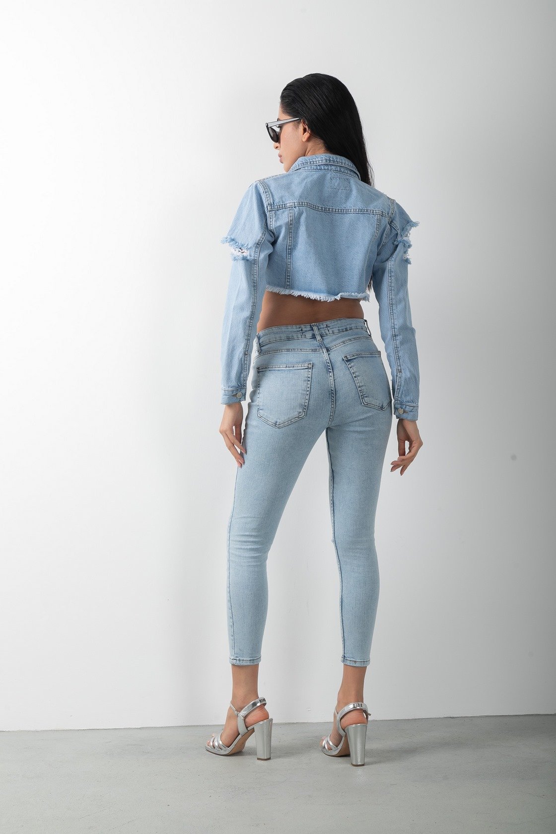 Yıkamalı Crop Yırtıklı Kısa Kot Ceket