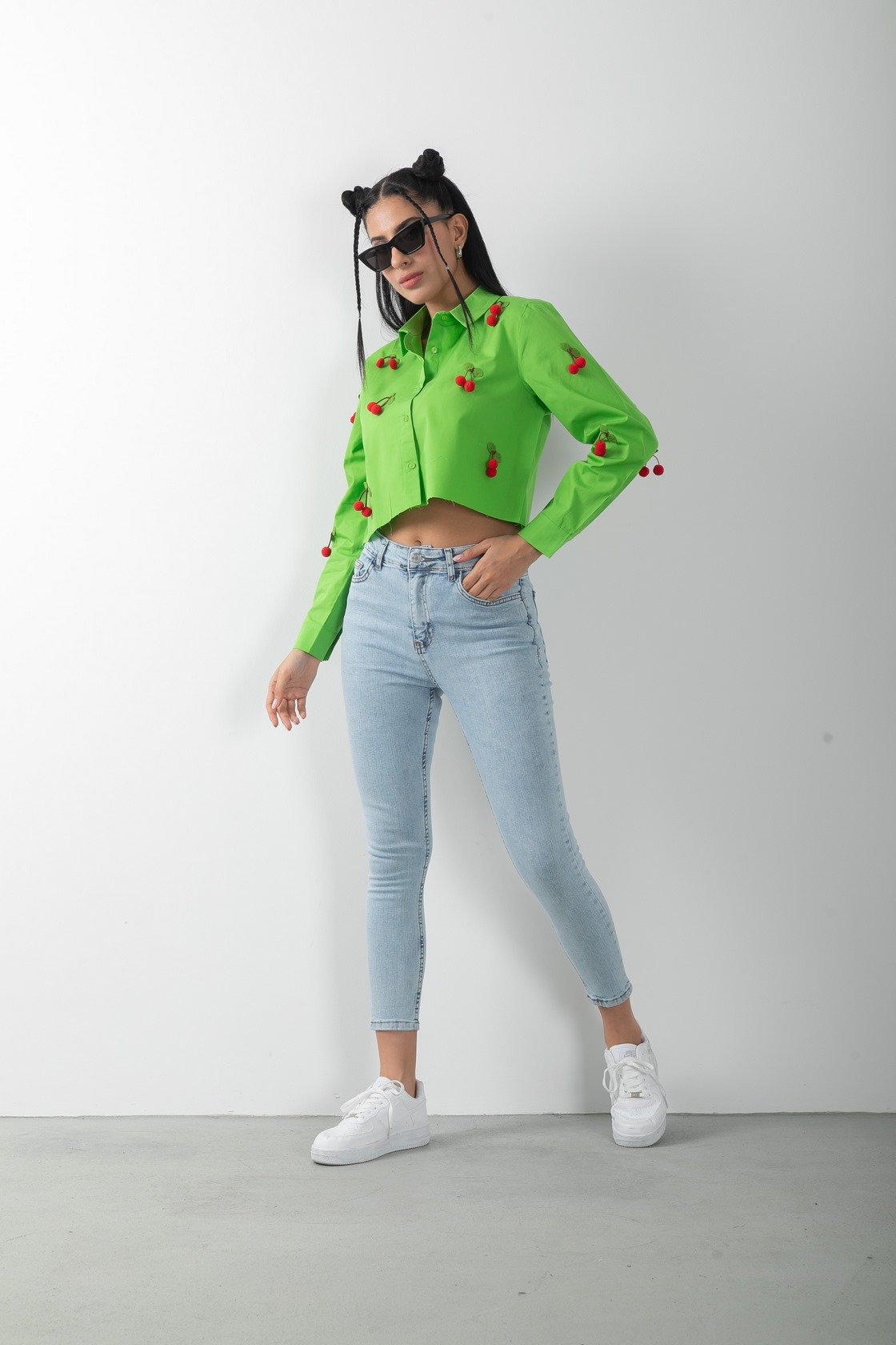 Kiraz Detaylı Uzun Kol Crop Gömlek