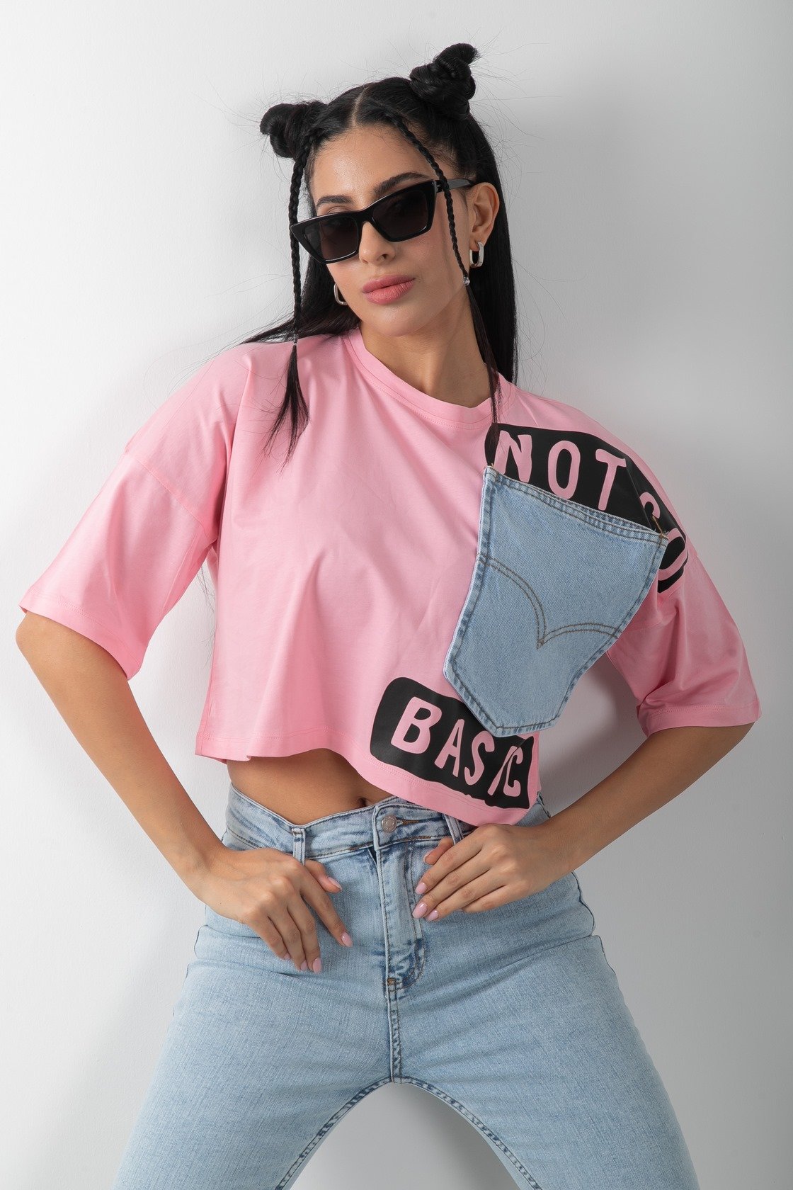 Not So Basic Baskılı Denim Detaylı Crop Tişört