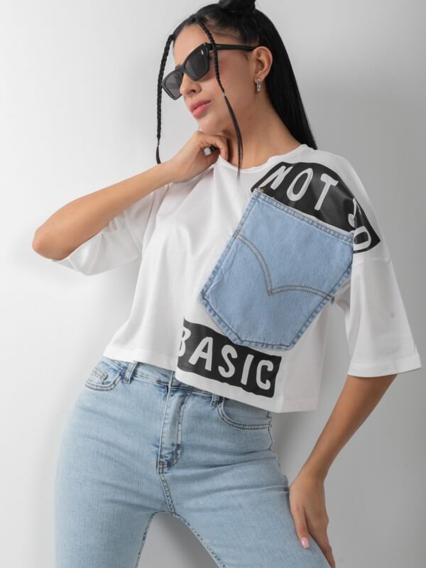 Not So Basic Baskılı Denim Detaylı Crop Tişört
