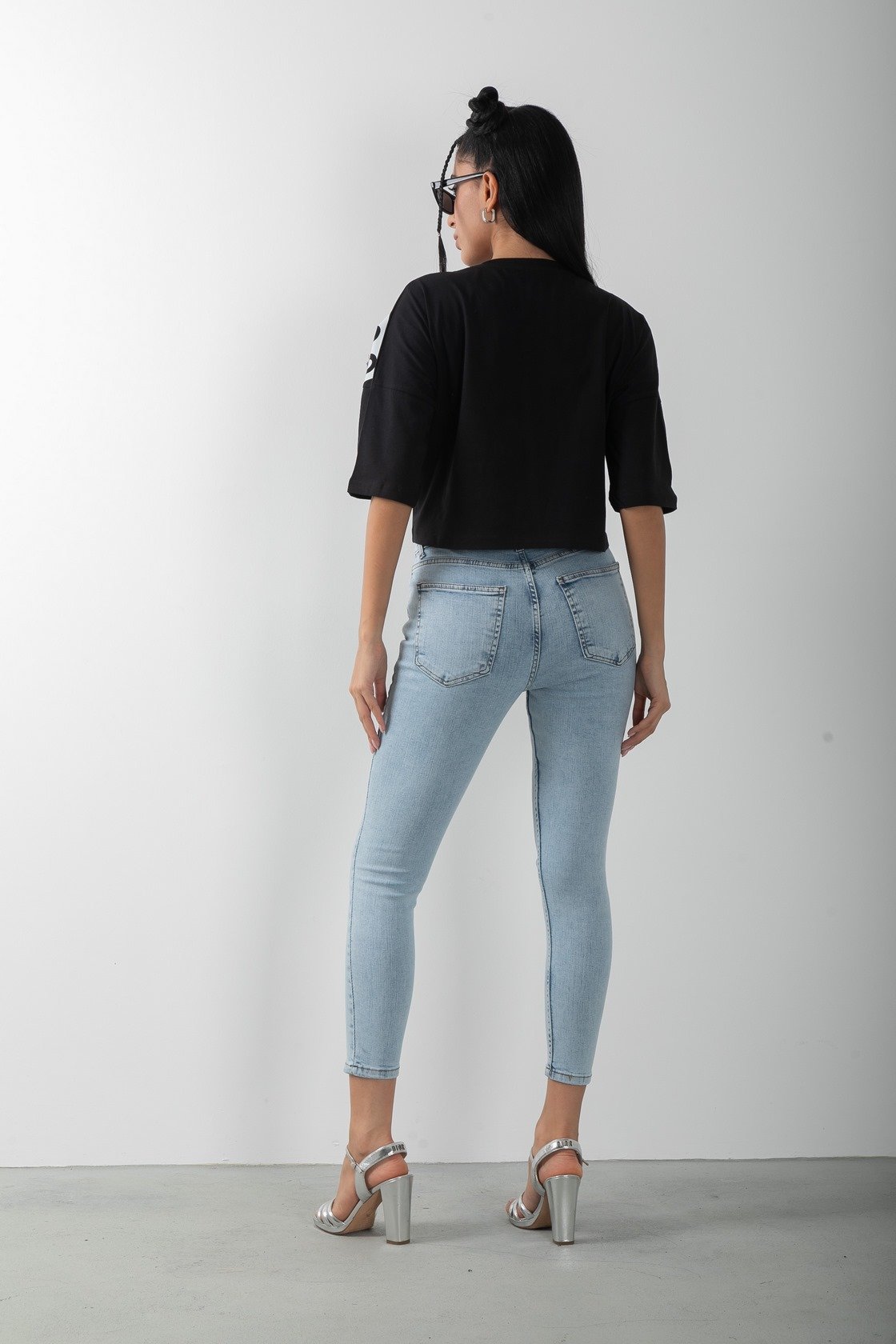 Not So Basic Baskılı Denim Detaylı Crop Tişört