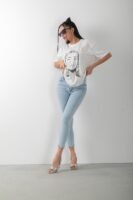 Oversize Kadın Yüzü Baskılı Beyaz Tişört