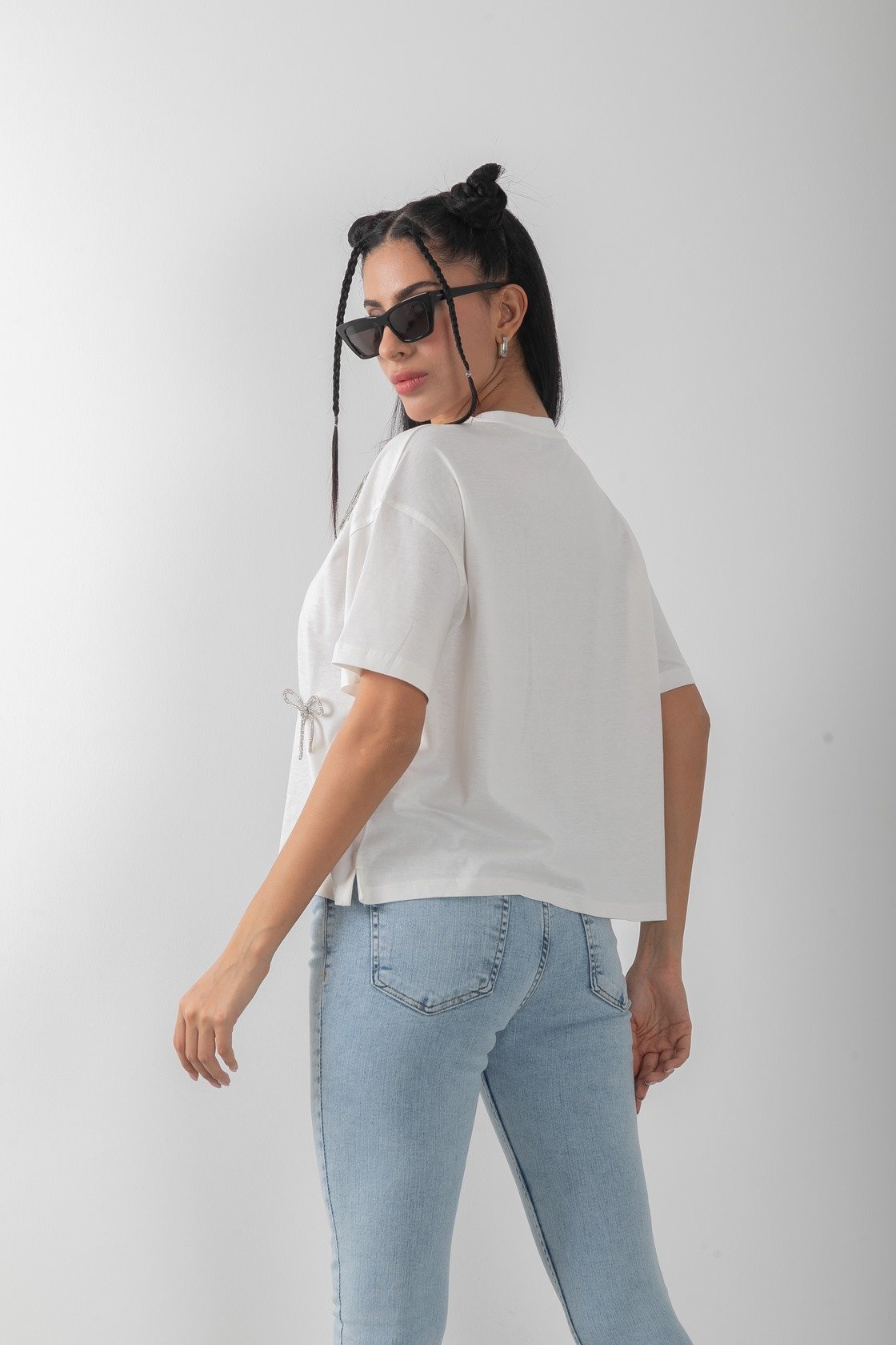 Parlak Fiyonk Detaylı Bol Tişört