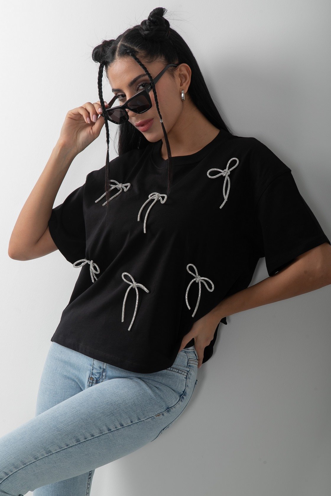 Parlak Fiyonk Detaylı Bol Tişört