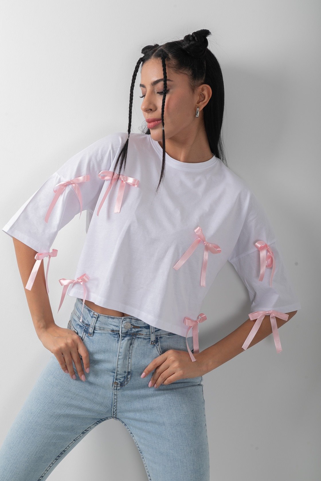 Fiyonk Aksesuar Detaylı Crop Tişört