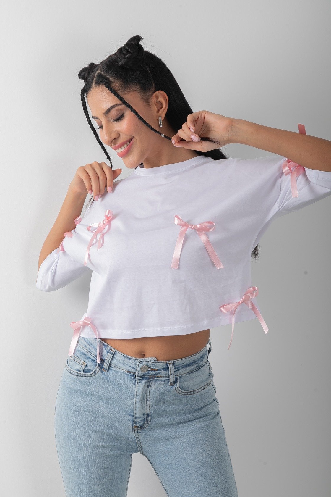 Fiyonk Aksesuar Detaylı Crop Tişört