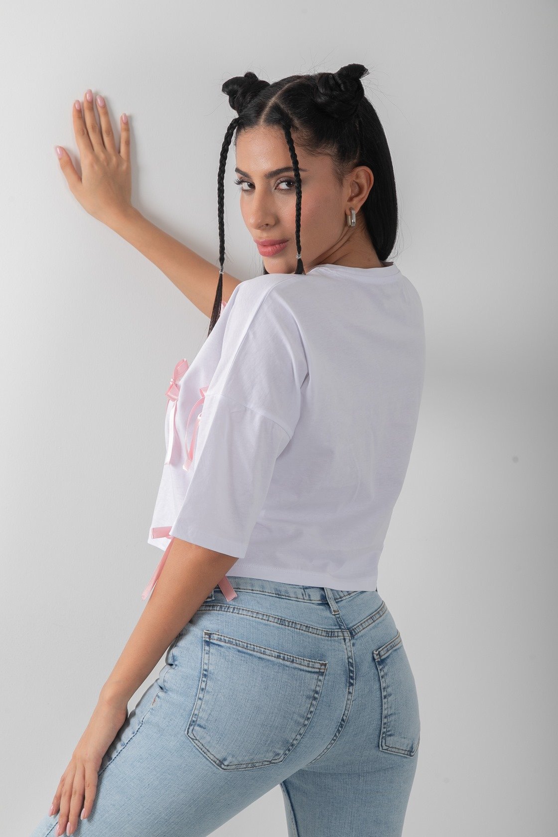 Fiyonk Aksesuar Detaylı Crop Tişört