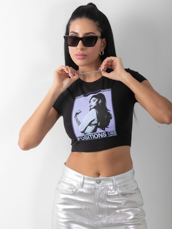 Kısa Kol Ariana Grande Baskılı Crop Tişört