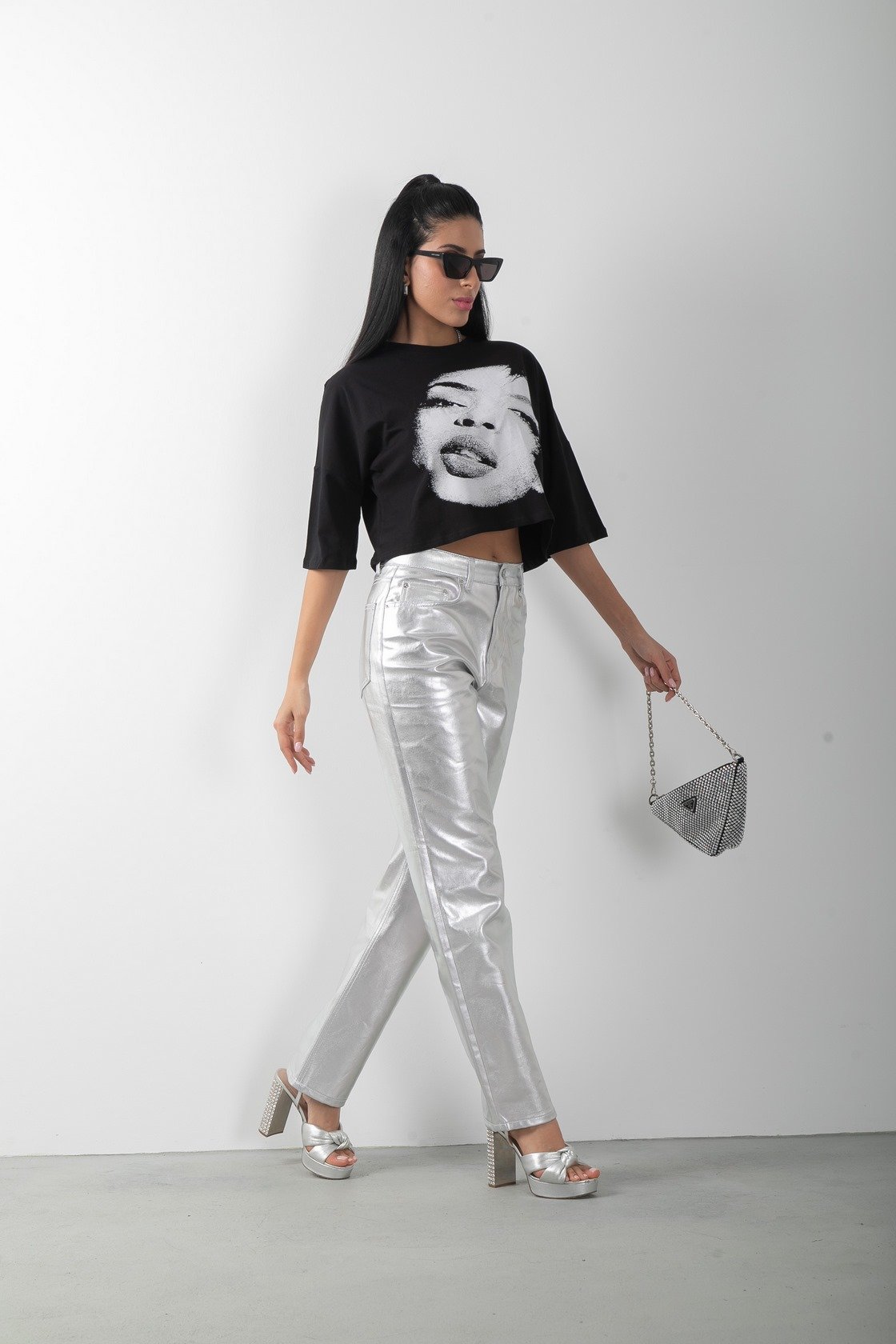 Siyah Oversize Resim Baskılı Crop Tişört