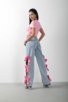 Pembe Fiyonk Aksesuarlı Yırtmaçlı Jean Pantolon