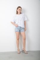 Parlak Taş Aksesuar Detaylı Düşük Kol Tişört