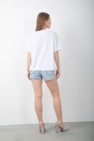 Parlak Taş Aksesuar Detaylı Düşük Kol Tişört