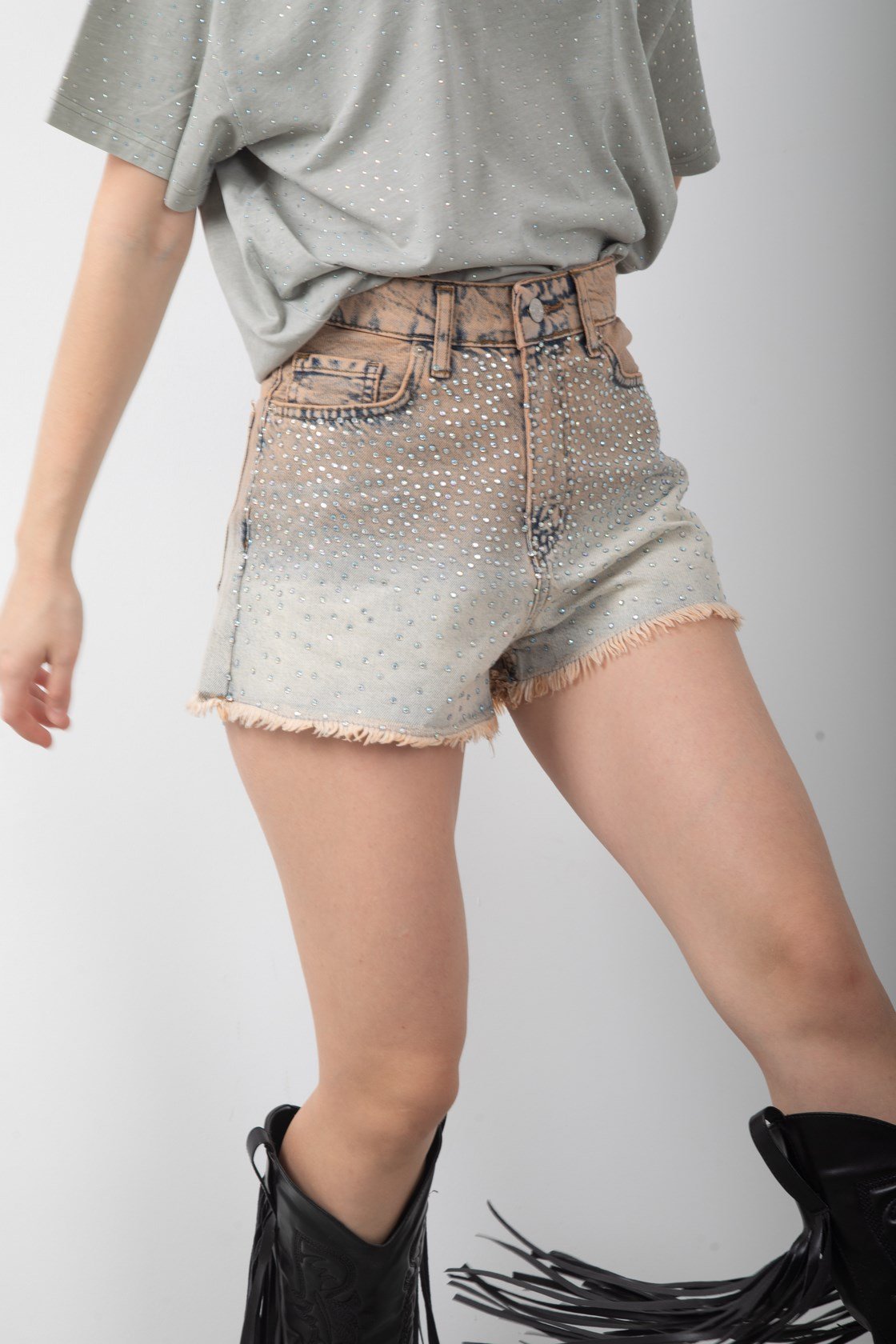 Batik Haki Yıkamalı Mini Kot Şort