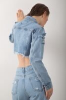 Renkli Taş Aksesuarlı Crop Kısa Kot Ceket